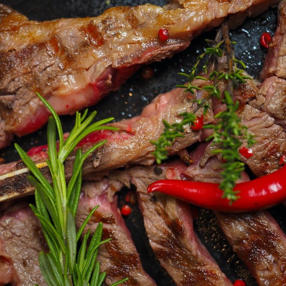 Recette de côte d'agneau au romarin, citron et ail